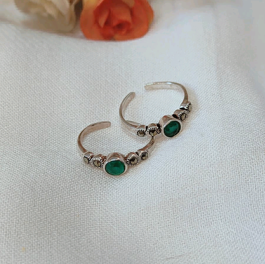 Marcasite Green Treditional Toe Ring 